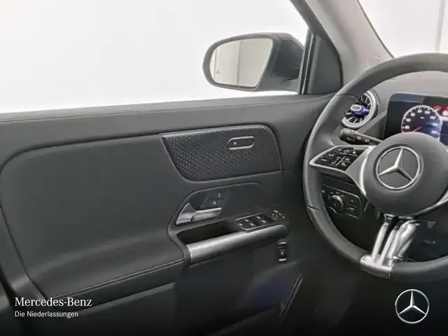 Mercedes-Benz GLA 220
