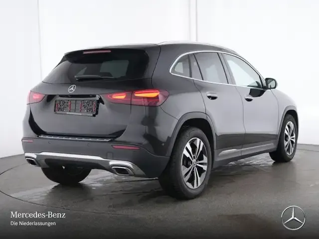 Mercedes-Benz GLA 220