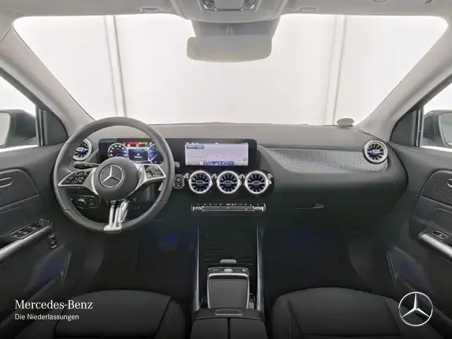 Mercedes-Benz GLA 220