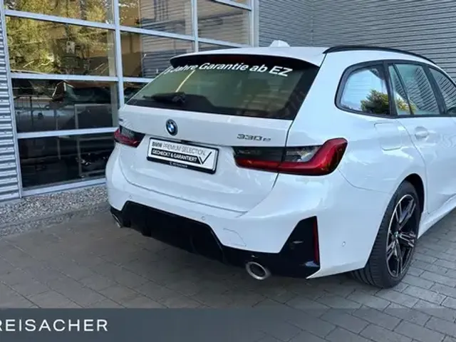 BMW 330
