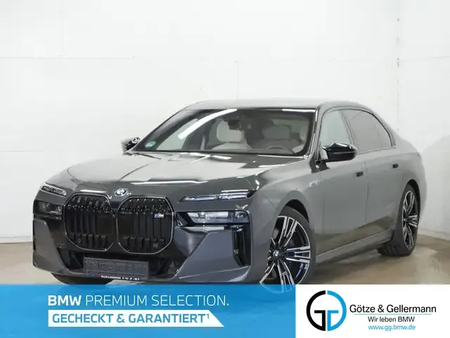 BMW i7