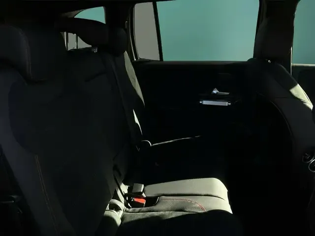 Mercedes-Benz GLB 220