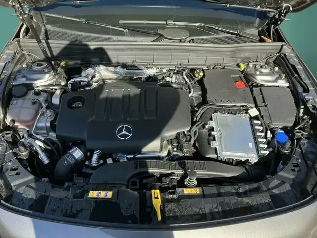 Mercedes-Benz GLB 220