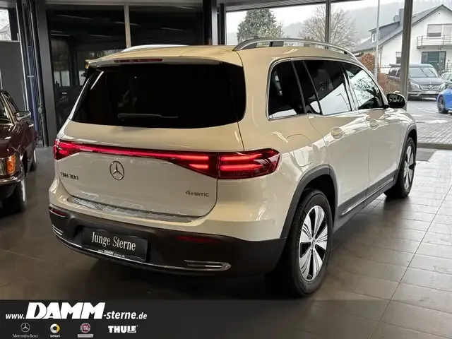 Mercedes-Benz EQB 300