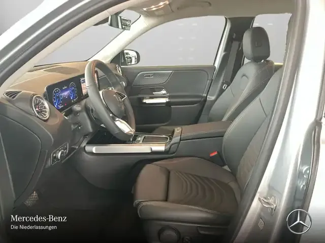 Mercedes-Benz EQB 300