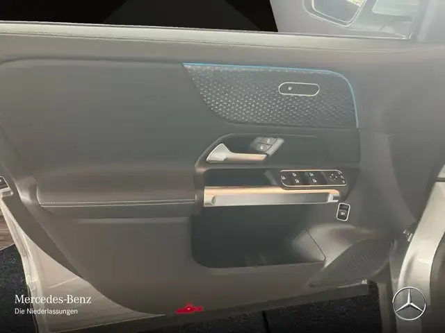 Mercedes-Benz EQB 300