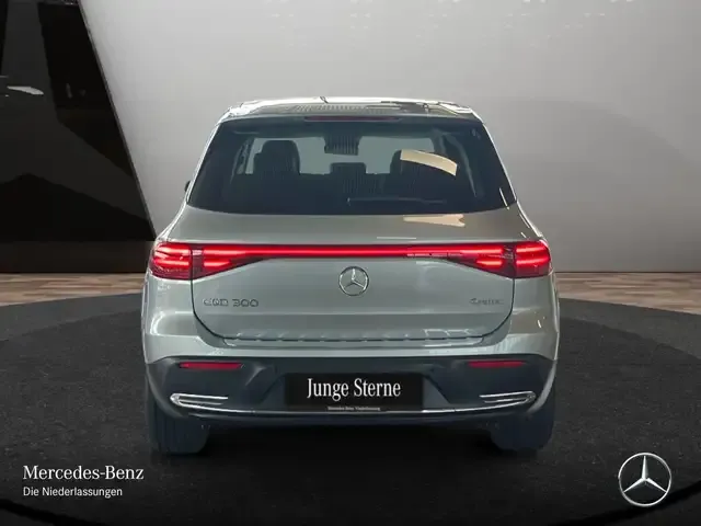 Mercedes-Benz EQB 300