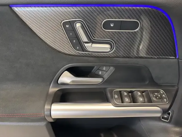 Mercedes-Benz GLA 220