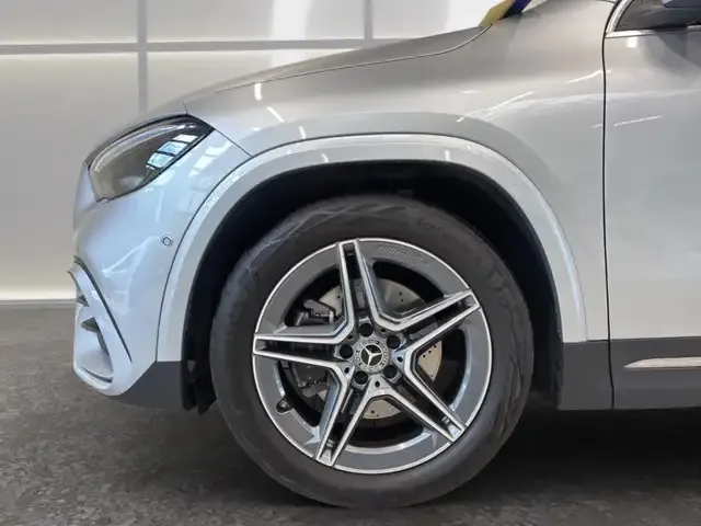 Mercedes-Benz GLA 220