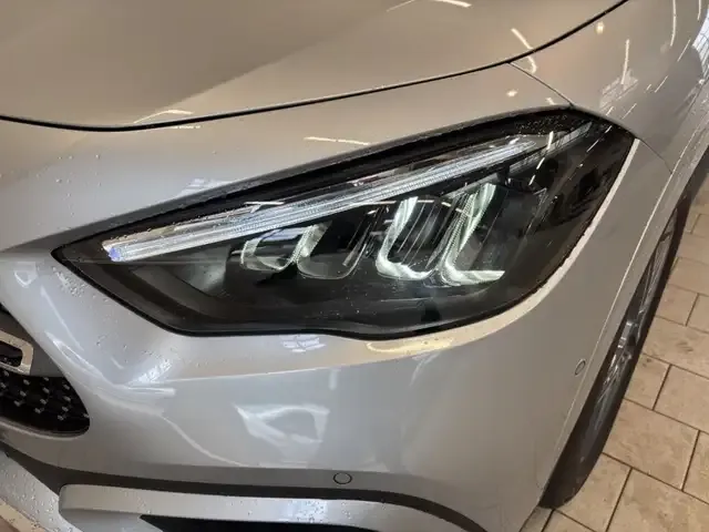 Mercedes-Benz GLA 220