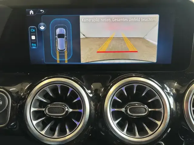 Mercedes-Benz GLA 220