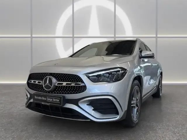 Mercedes-Benz GLA 220