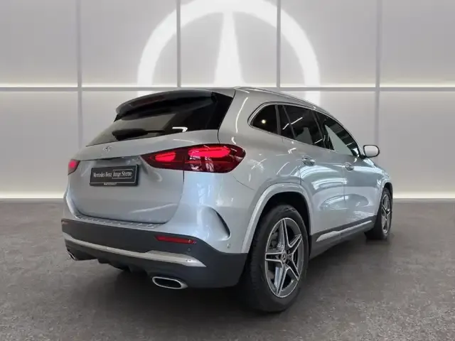 Mercedes-Benz GLA 220