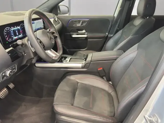 Mercedes-Benz GLA 220