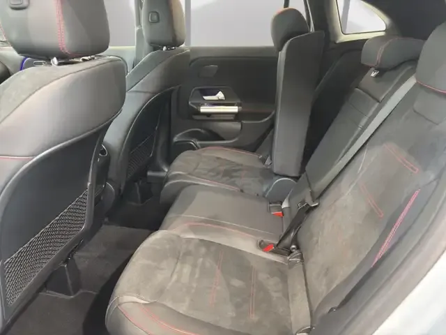 Mercedes-Benz GLA 220