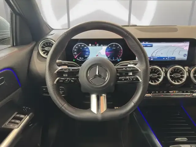 Mercedes-Benz GLA 220