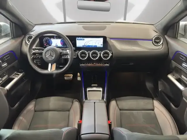 Mercedes-Benz GLA 220