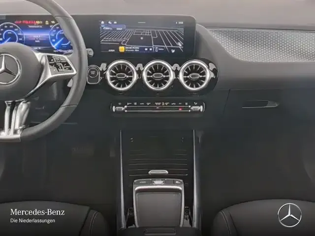 Mercedes-Benz EQA 300