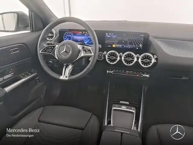 Mercedes-Benz EQA 300