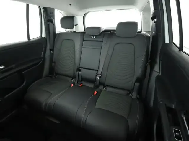 Mercedes-Benz GLB 220