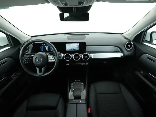 Mercedes-Benz GLB 220