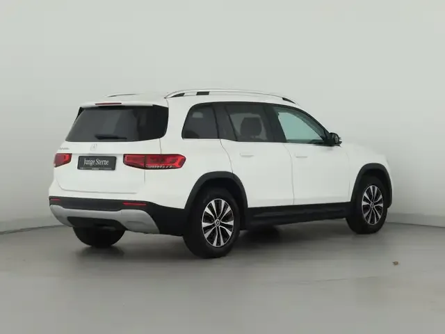 Mercedes-Benz GLB 220