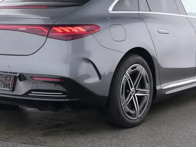 Mercedes-Benz EQE 300