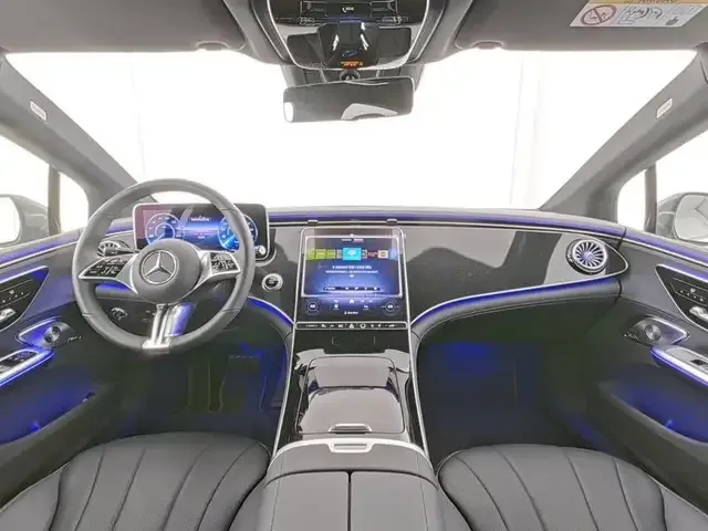Mercedes-Benz EQE 300