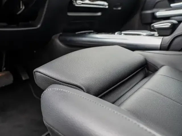 Mercedes-Benz EQA 300