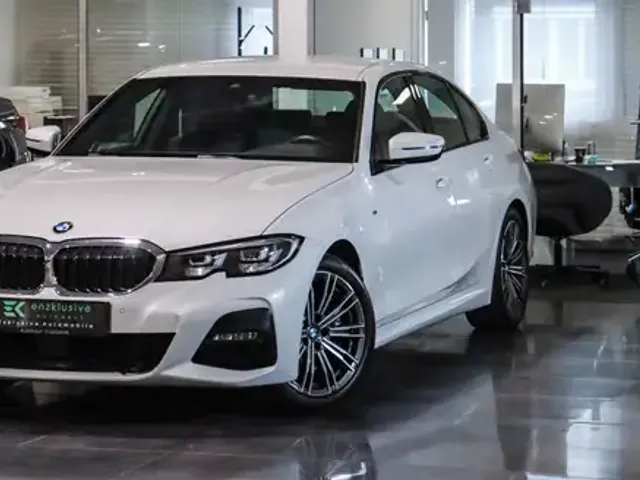 BMW 330