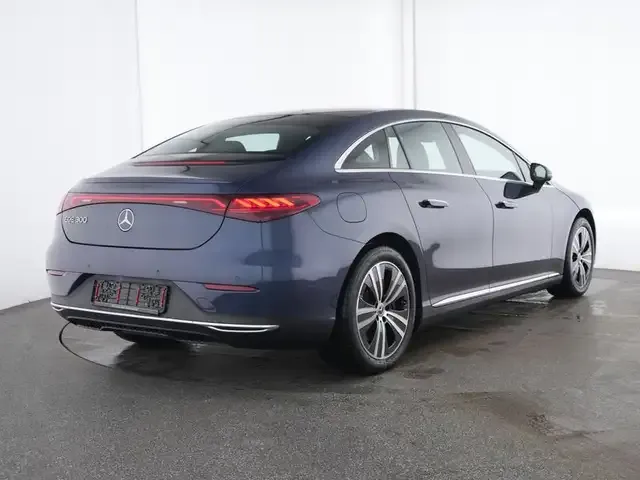 Mercedes-Benz EQE 300