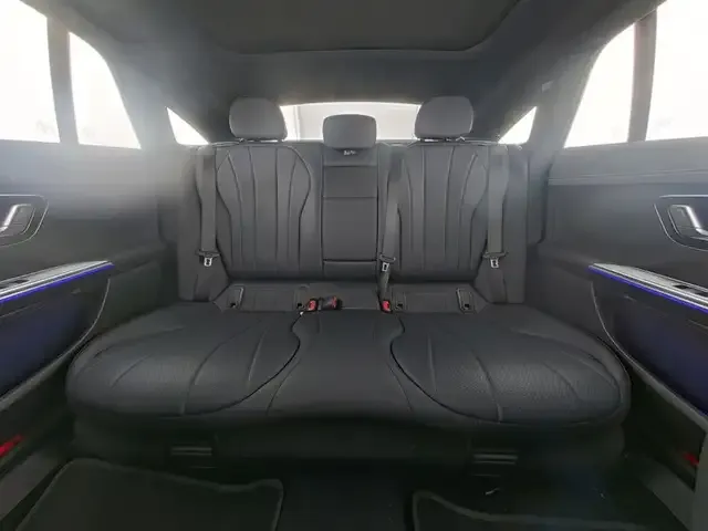 Mercedes-Benz EQE 300