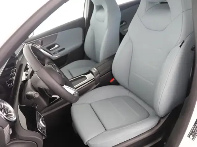 Mercedes-Benz A 220
