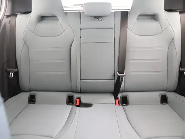 Mercedes-Benz A 220