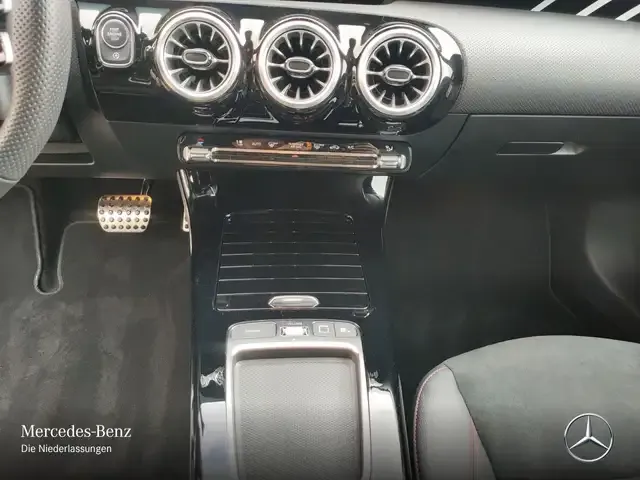 Mercedes-Benz CLA 35 AMG