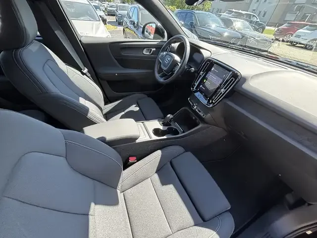 Volvo EX40