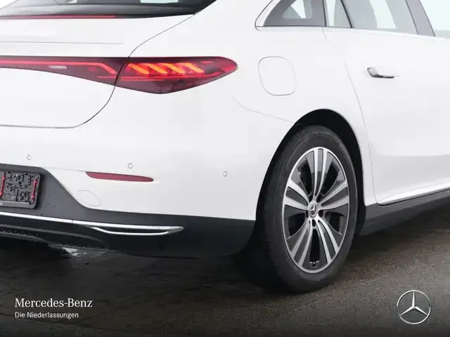 Mercedes-Benz EQE 300