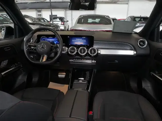 Mercedes-Benz EQB 300