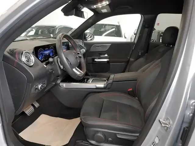 Mercedes-Benz EQB 300