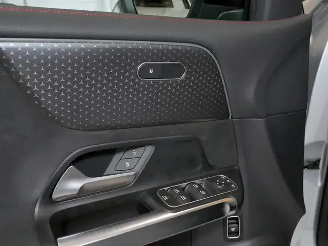 Mercedes-Benz EQB 300