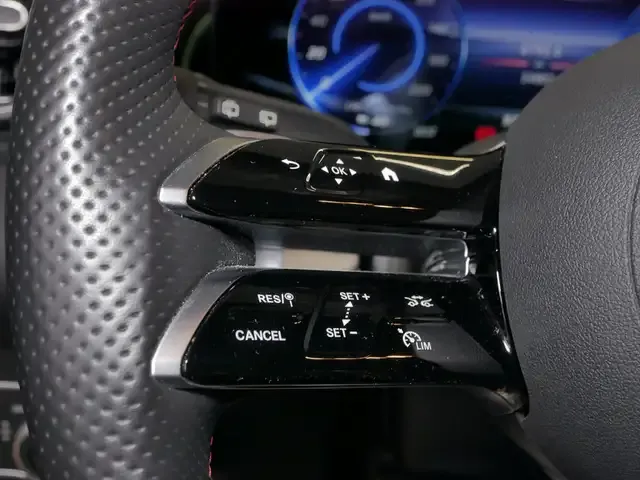 Mercedes-Benz EQB 300