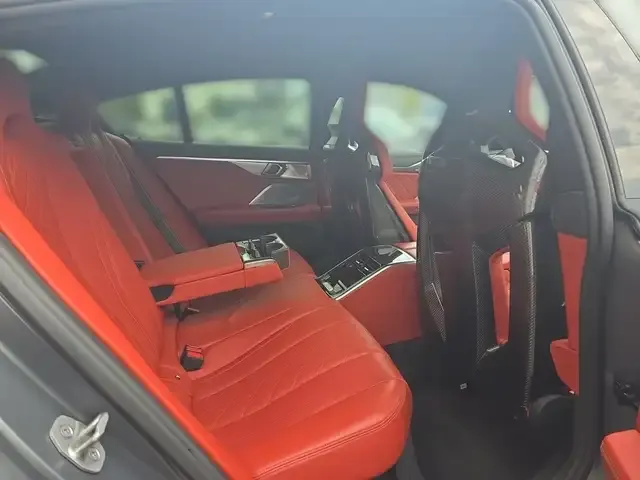 BMW M8