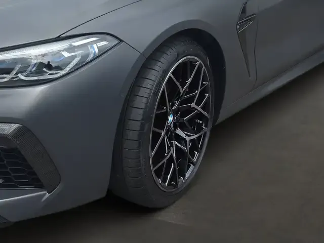 BMW M8