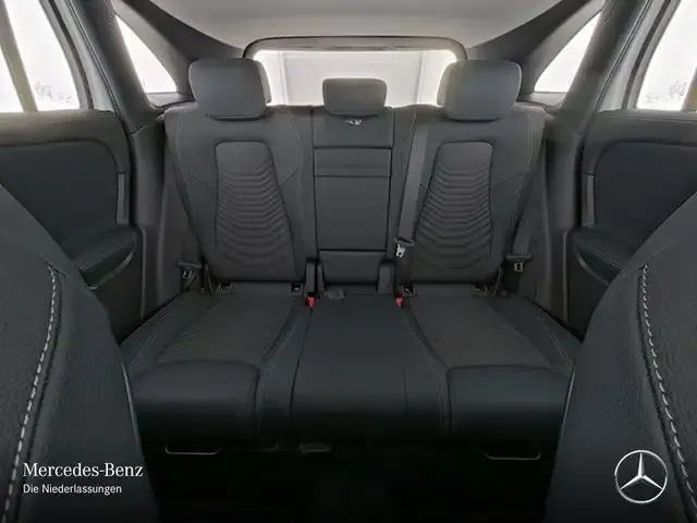 Mercedes-Benz GLA 220