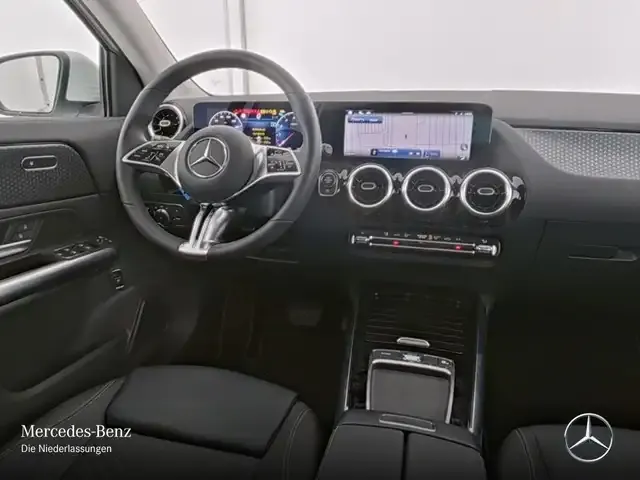 Mercedes-Benz GLA 220