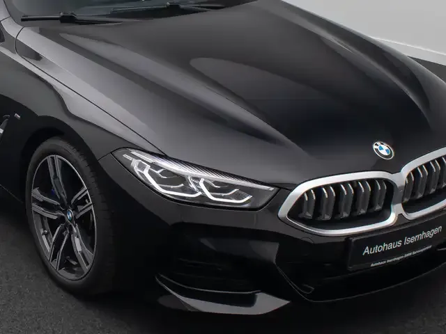 BMW 840