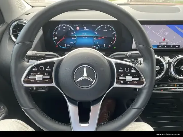 Mercedes-Benz GLA 200