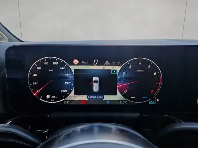 Mercedes-Benz B 180