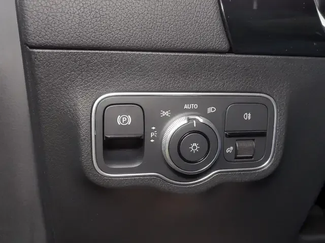 Mercedes-Benz GLA 180