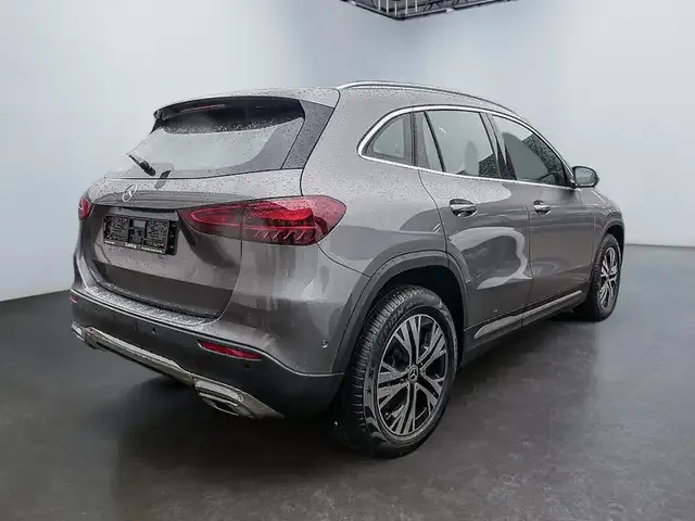 Mercedes-Benz GLA 180